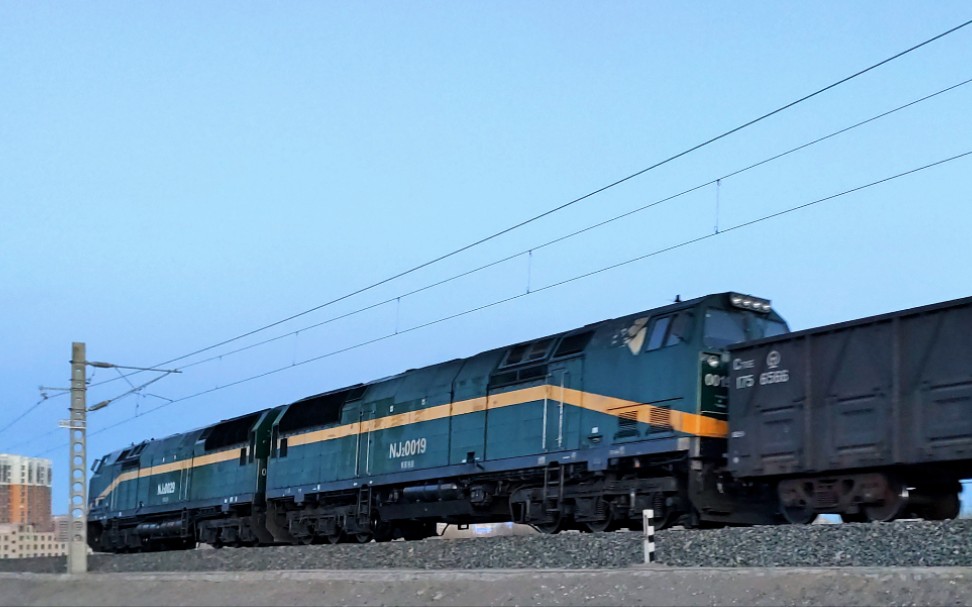 nj200290019格尔木进站