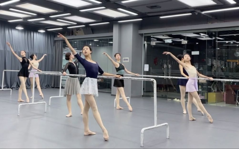舞蹈生 芭蕾课75