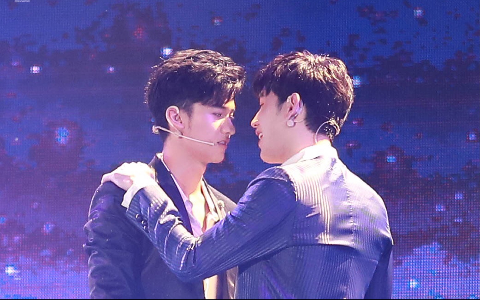 【taynew】心动系列 对视杀79(相隔遥远的时候 想