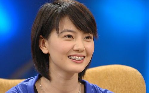 牙箍美少女高圆圆【超级访问】