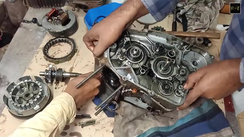 一台锈迹斑斑破旧不堪的雅马哈125摩托车发动机的翻新维修过程_哔哩
