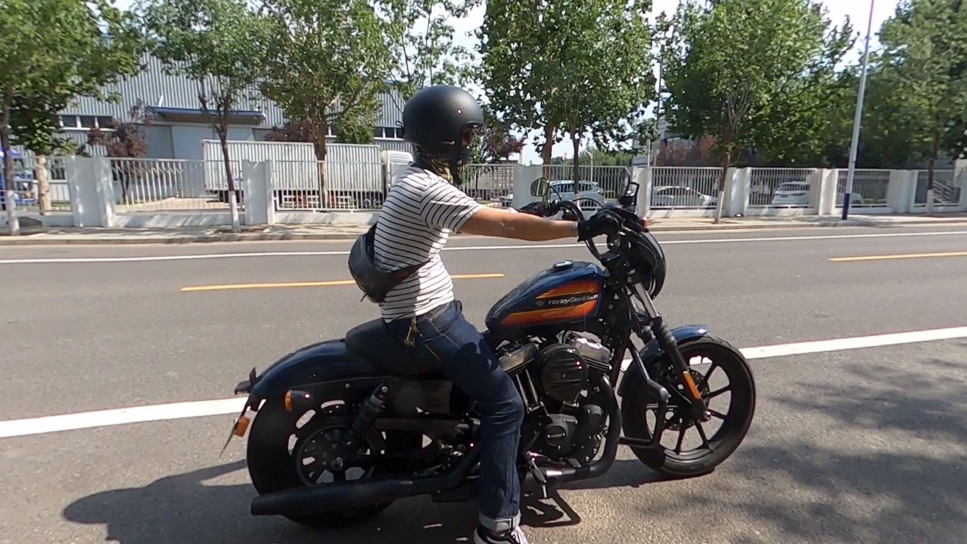 哈雷iron 1200 硬汉原厂排气声浪实拍_哔哩哔哩 (゜-゜)つロ 干杯