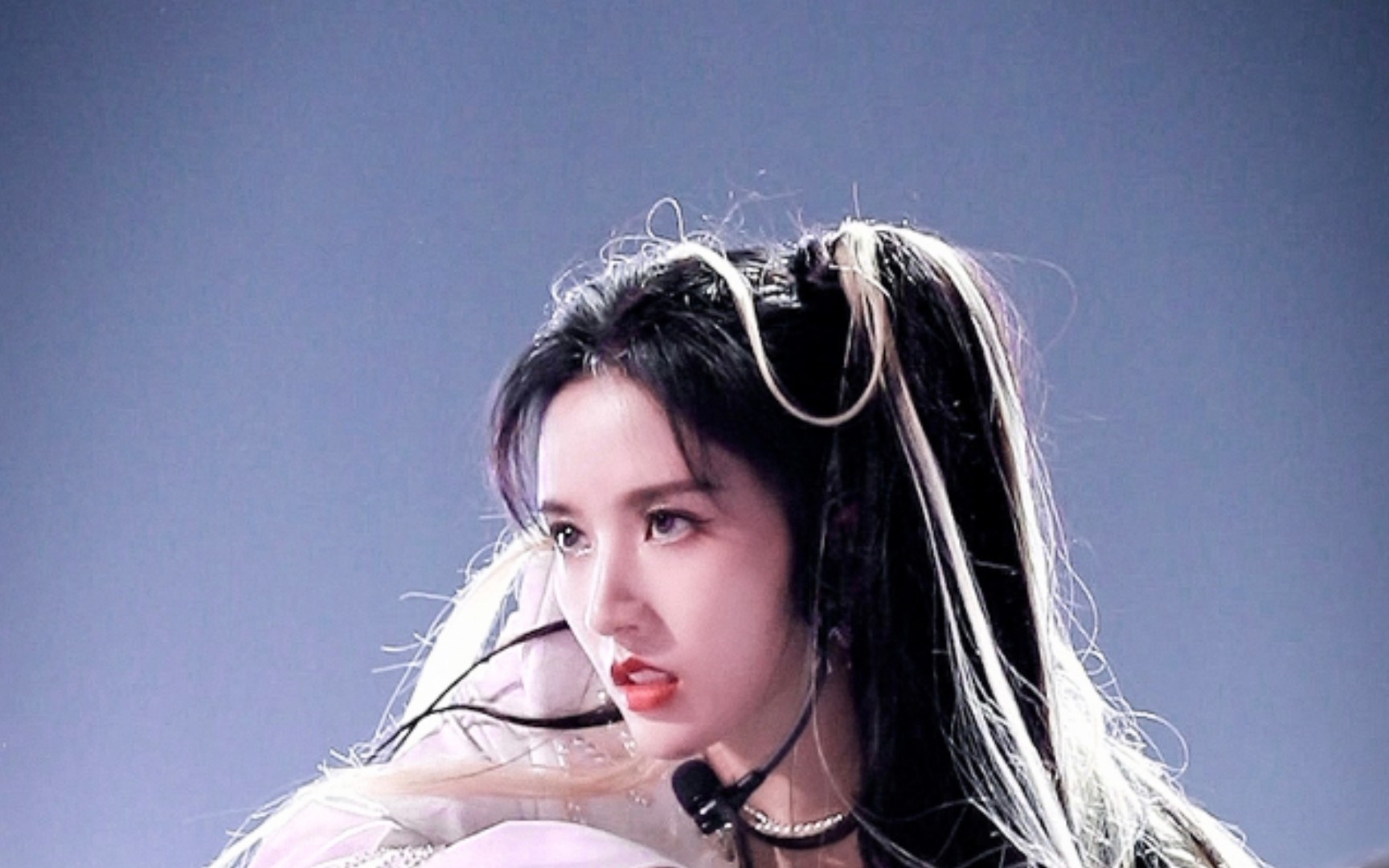 【刘些宁】新歌双马尾舞蹈,最后笑的好憨