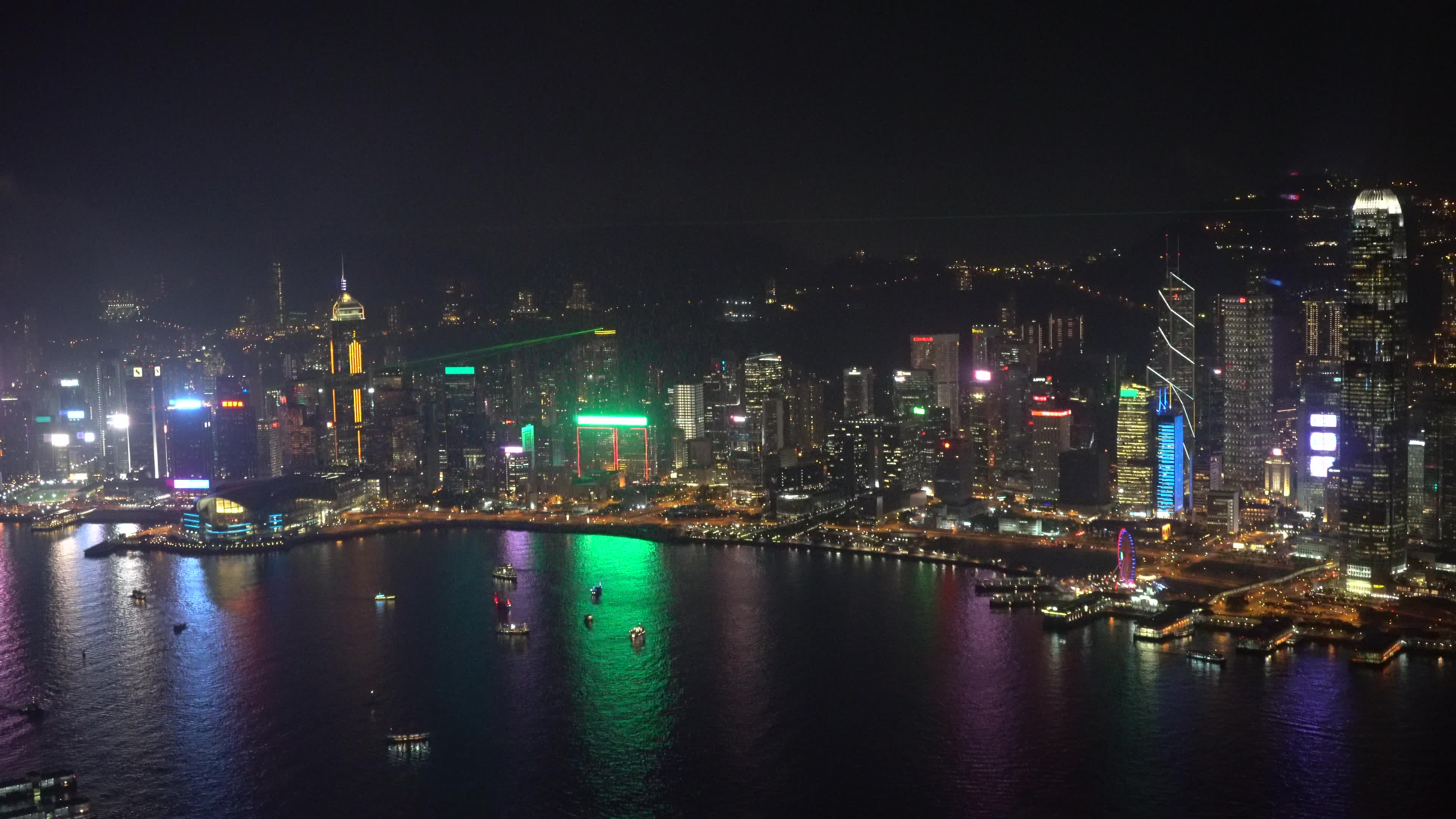 在天际100上用索尼a7m3拍摄香港维多利亚港灯光秀