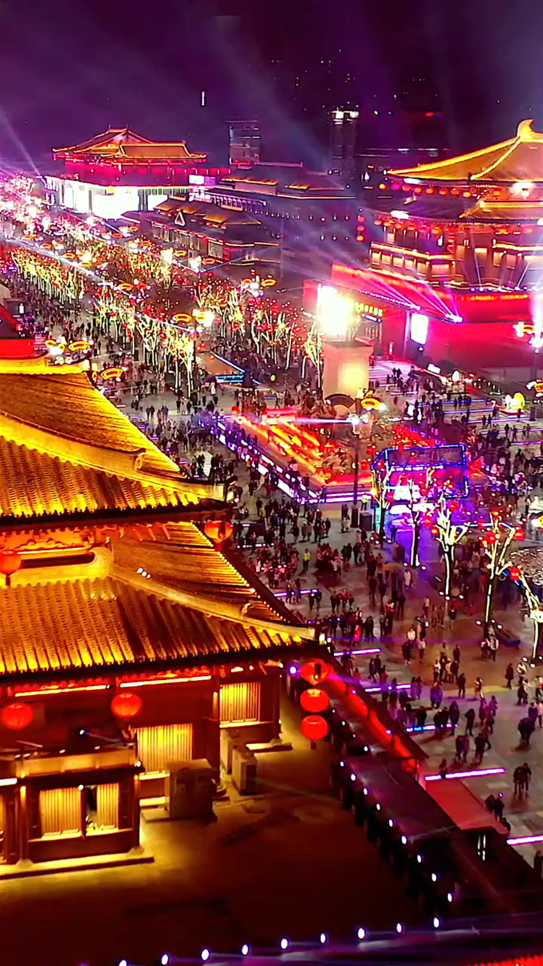 如果你不知道什么是大唐盛世,那一定要来西安不夜城看看,穿越千年的