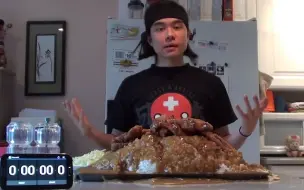 Скачать видео: 【Matt Stonie】 作死小哥挑战9kg的咖喱饭！ 满满一大碗！ 速食大胃王 2014.1.20