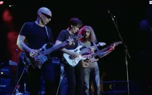 Tải video: Guthrie Govan - Steve Vai - Joe Satriani-Little Wing (G3)