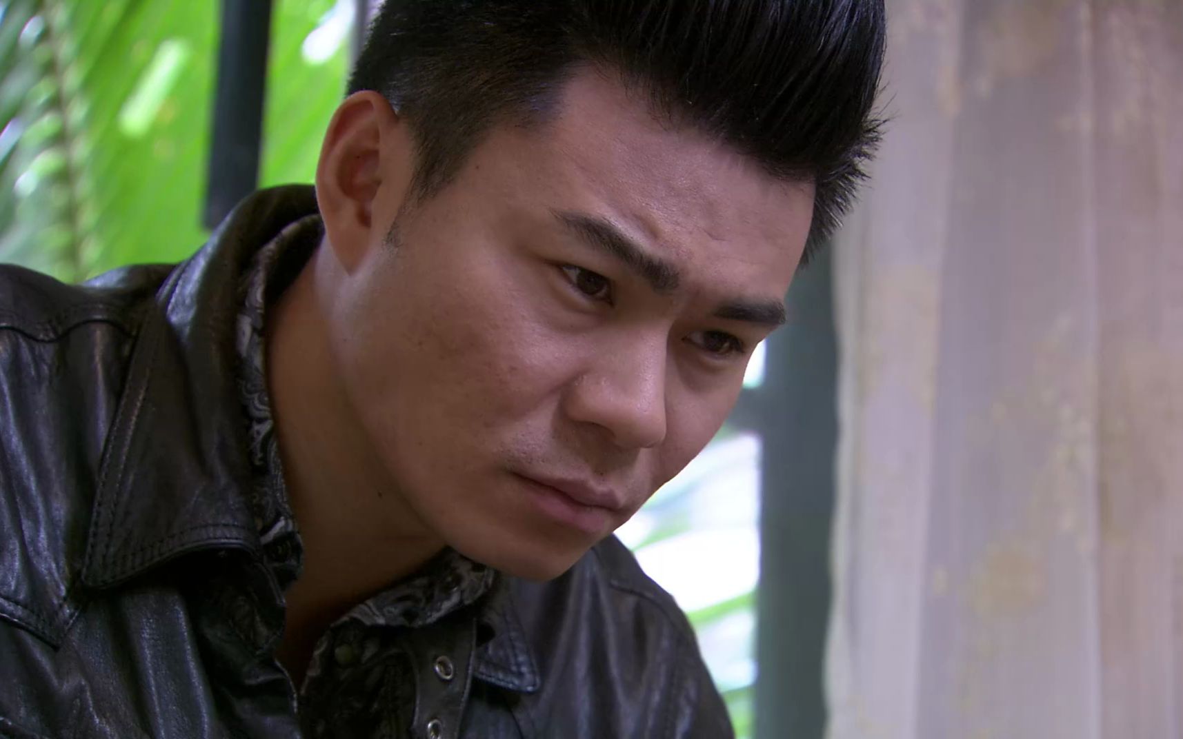 双生花:高俊飞收到毒老大命令,被人监视枪杀情妇,还要从中作梗