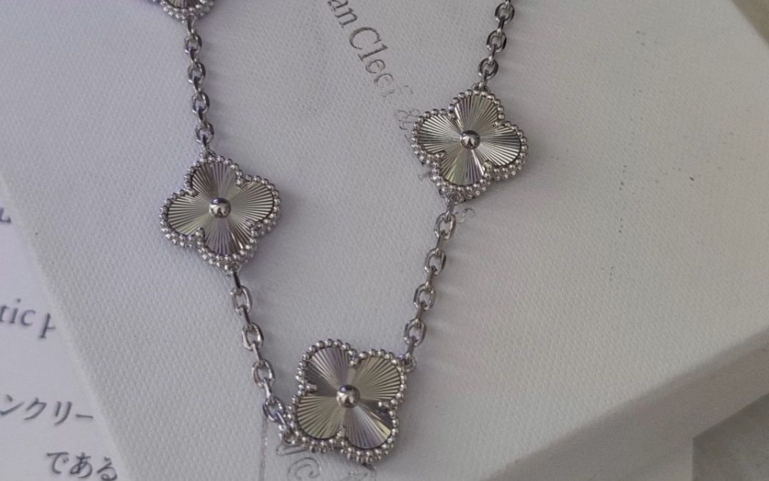 银色 梵克雅宝的vintage alhambra03系列四叶草银色手链 莆田首饰