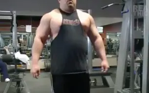 下载视频: Muscle bear