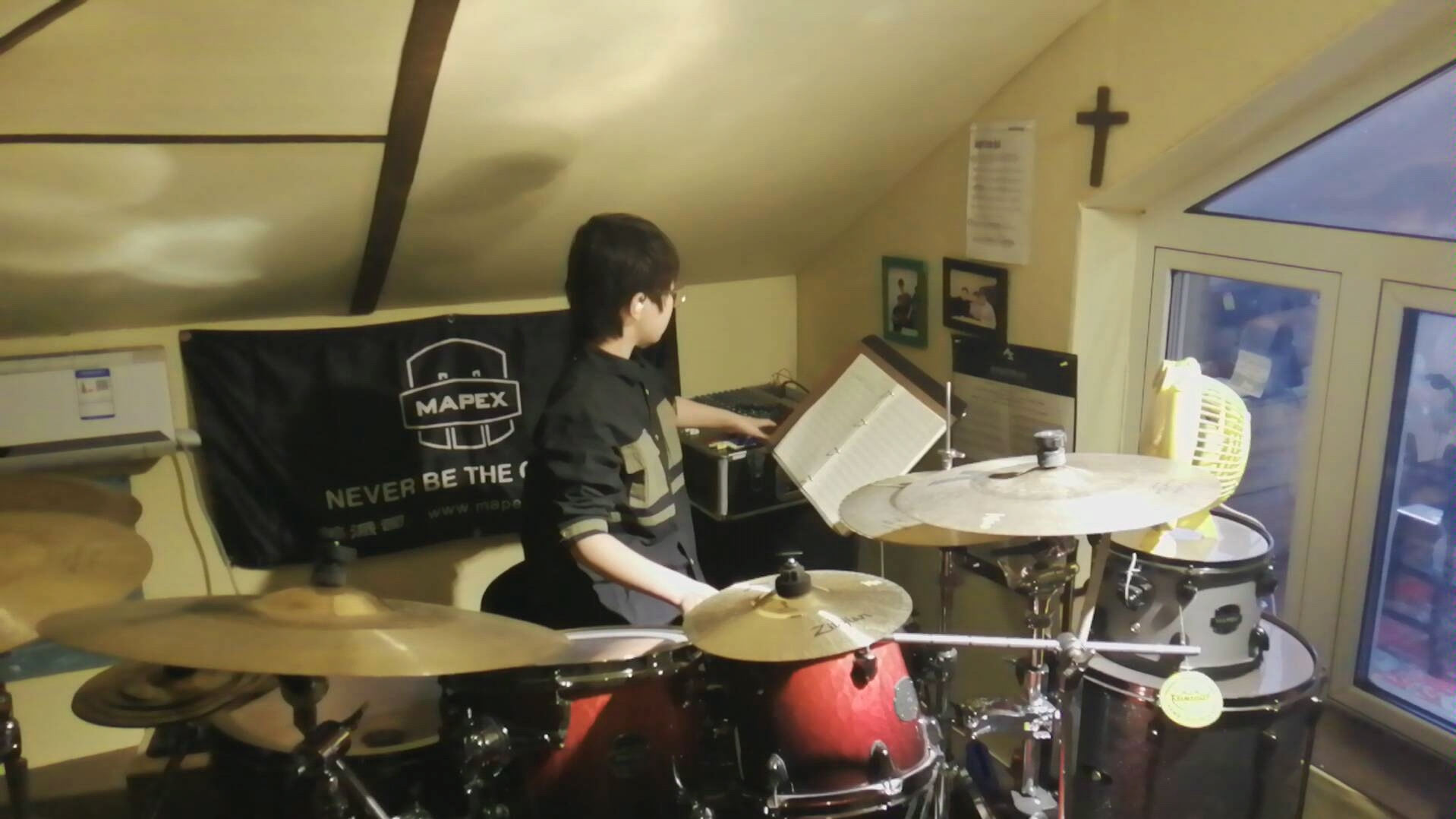 [图]JACK 王嘉祥 DRUM COVER-《Pocketful of soul》