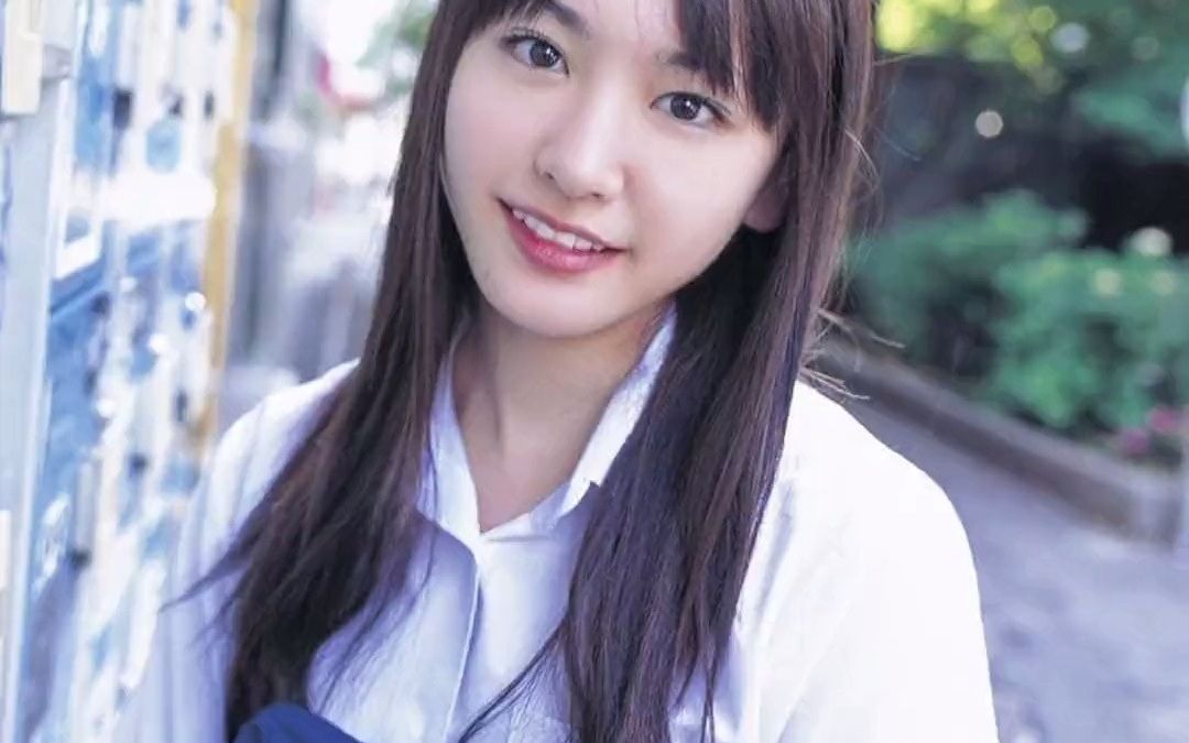 新来的二傻子竟然成了班长 转瞬之间成了人气王!