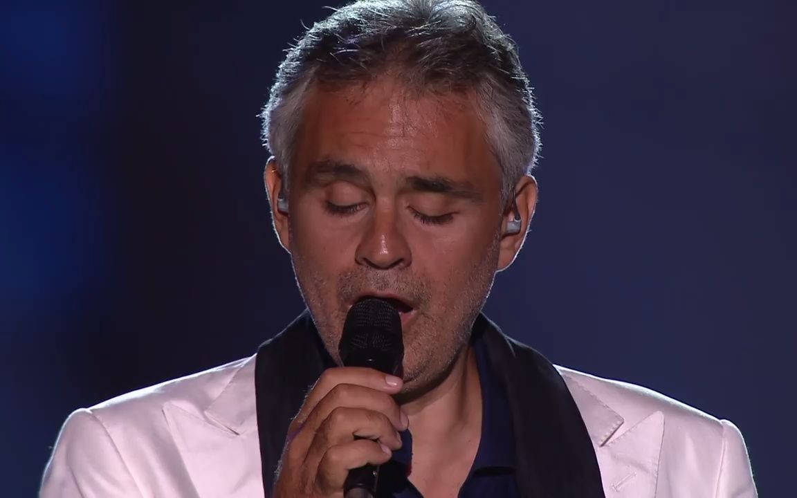 [图]Andrea Bocelli - Love Me Tender - Live _ 2012