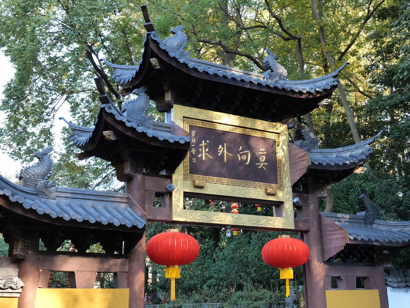 法喜寺4k 杭州法喜寺想告诉你的是什么呢?莫向外求