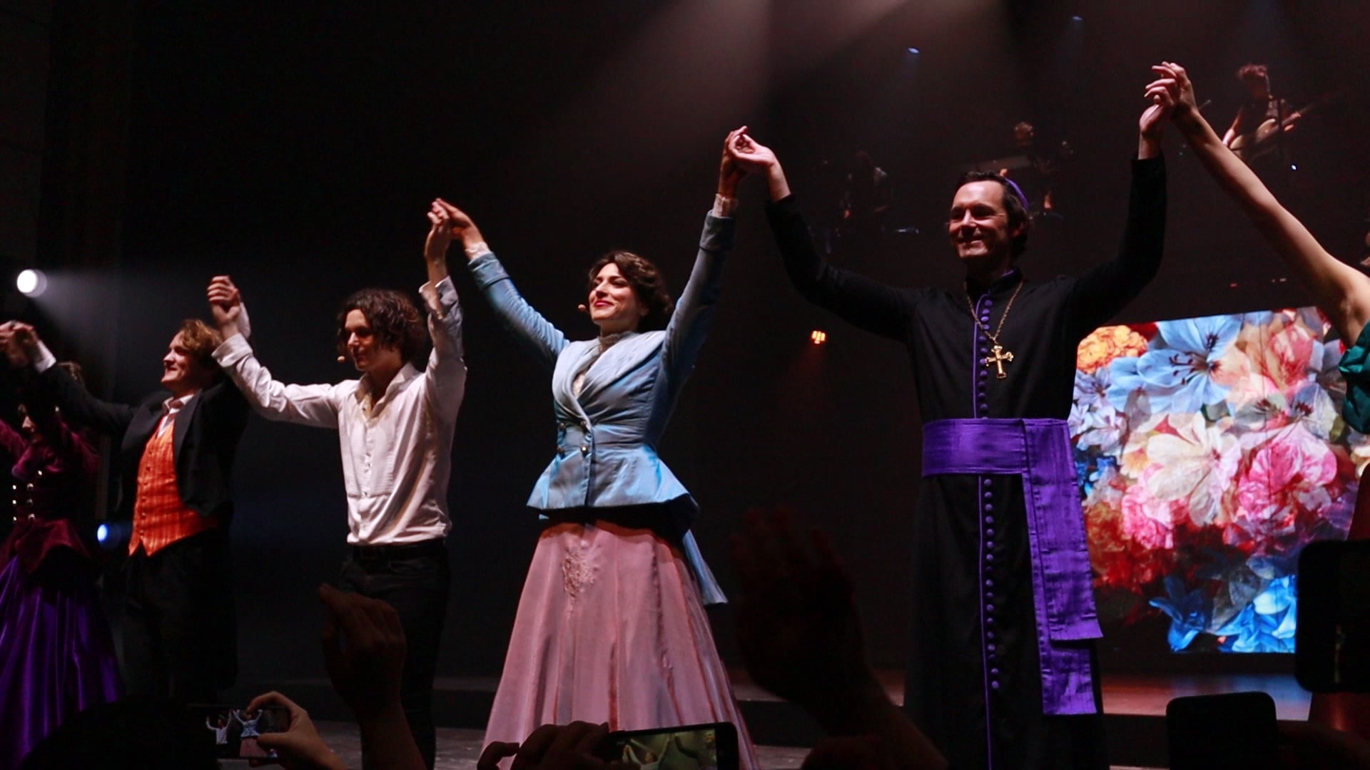 【音乐剧】法国音乐剧《摇滚红与黑》2019-10-27北京世纪剧院午场谢幕