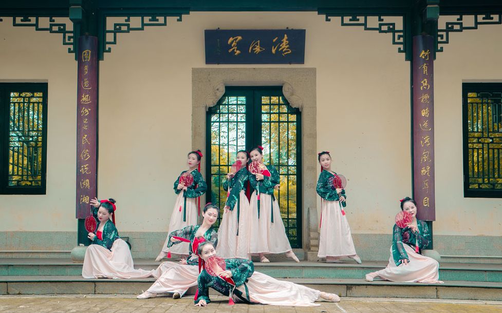 汉服舞蹈归去来兮集体古典舞快闪单色舞蹈