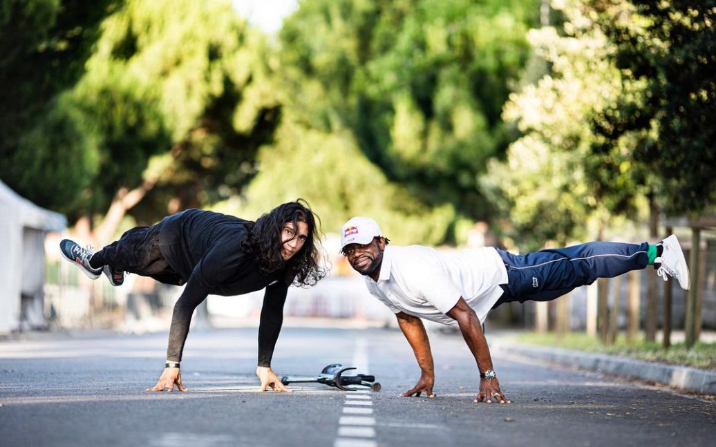 【街舞大盘点】炸死人的 freeze 合集!准备好你的膝盖