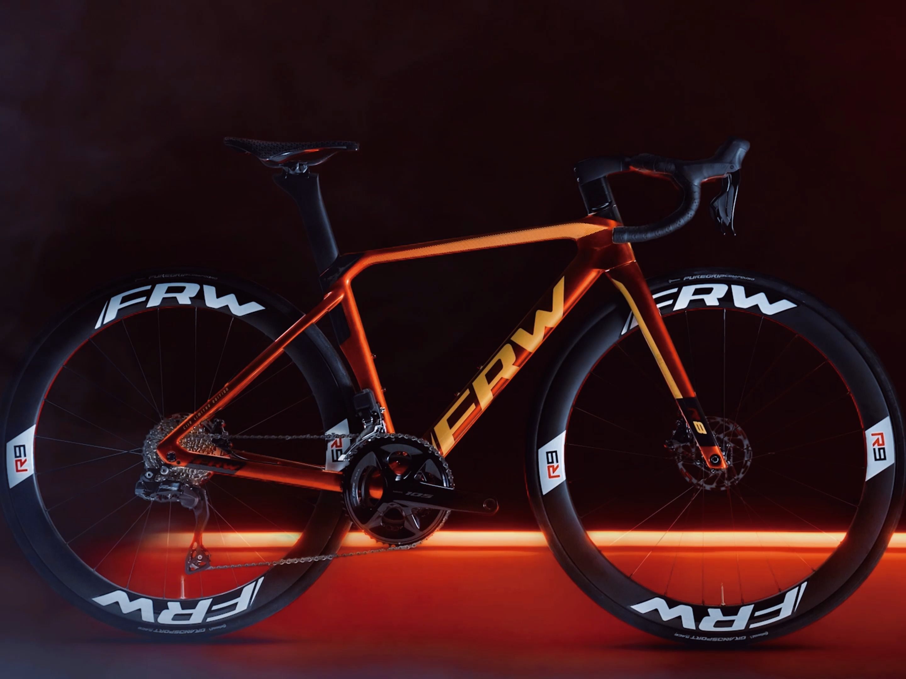 frw自行车是什么牌子辐轮王品牌介绍意大利一王四后公路车排名