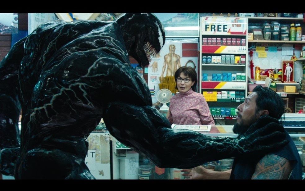 国内版毒液上映多了美版5分钟全程高能