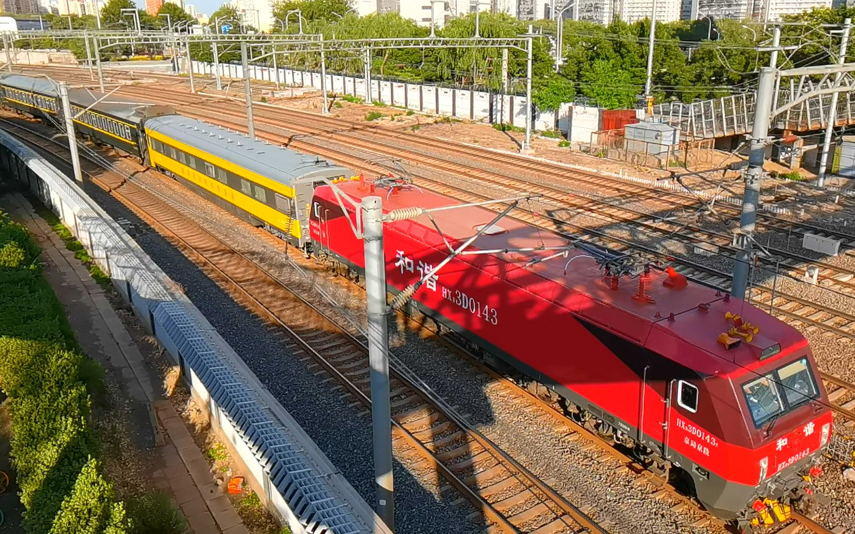 up的铁路随拍390b------偶遇k7707次附挂国铁电务试验车sy25t-999209