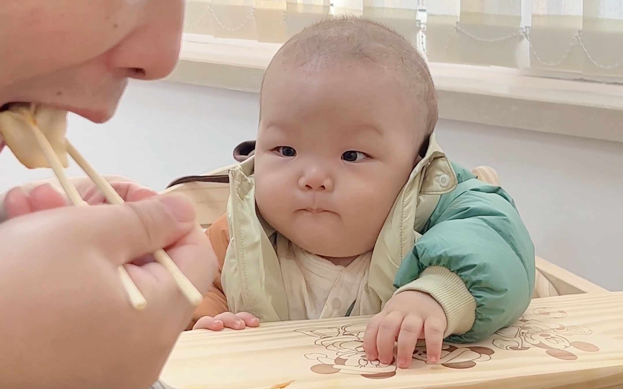 [图]嘻嘻哈哈第一次在外面吃早餐~