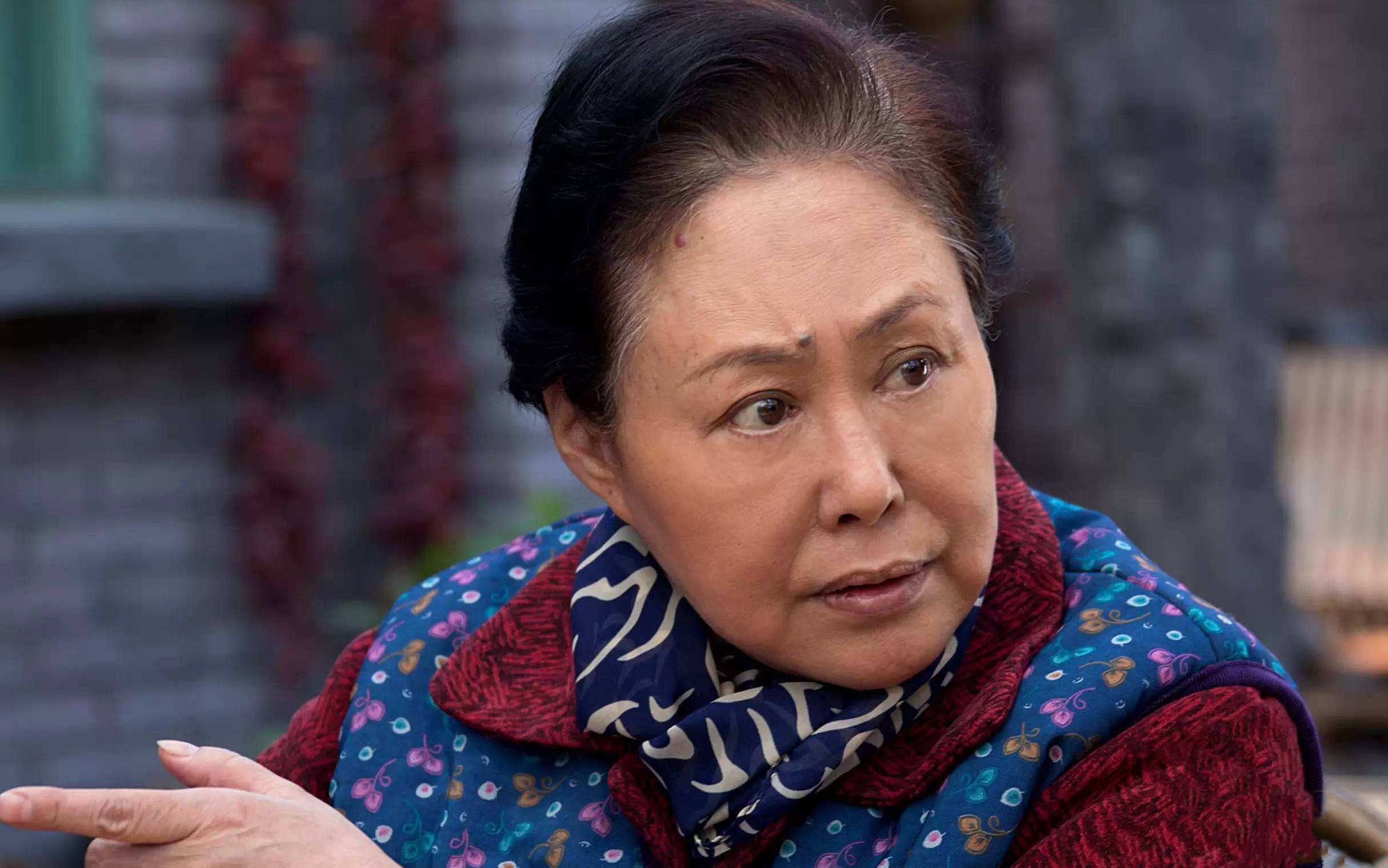 娱事我知道:70岁斯琴高娃走路要人搀扶,下乡拍戏却遭抵制#歪歌社团