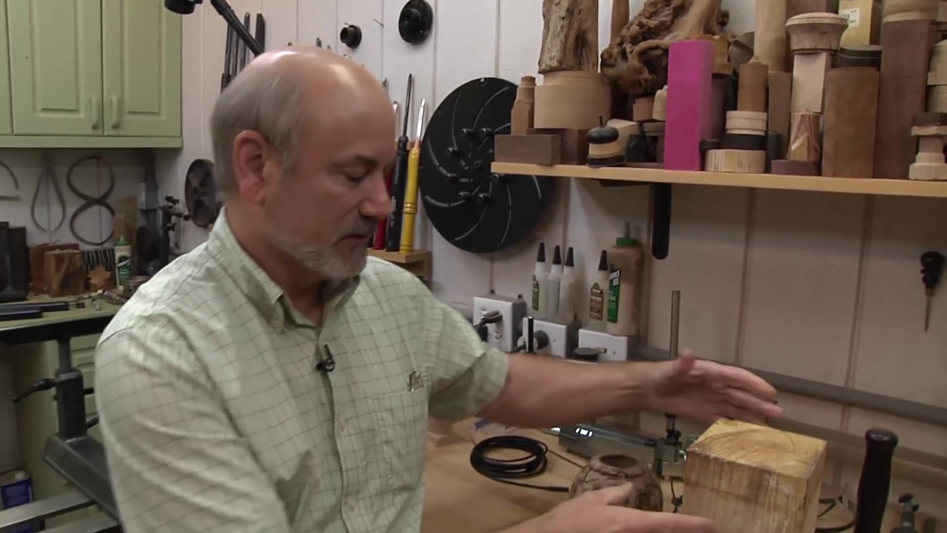 [图]Woodturning with Tim Yoder- Lichtenberg Fractal Burned Vessel