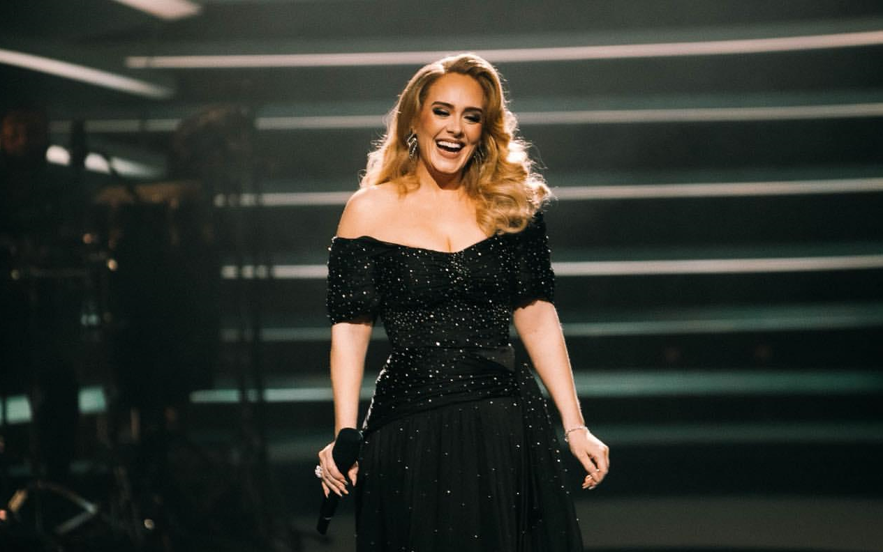 adele伦敦演唱会单曲《rolling in the deep》《love is a game》