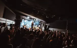 Video herunterladen: 【SSTP】Listening - Survive Said The Prophet live in Bangkok (Rampage AD2019)