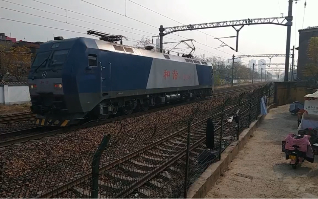 武局江段hxd1b 0360单机出许昌站