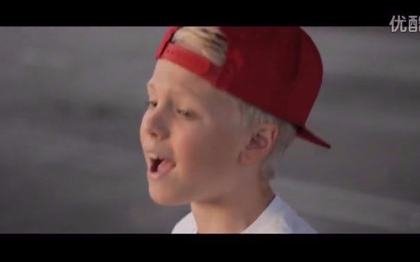 [图]Carson Lueders singing Holy Grail 高清