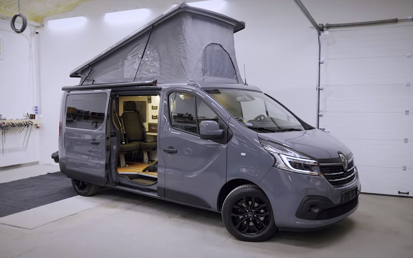 雷诺升顶露营车