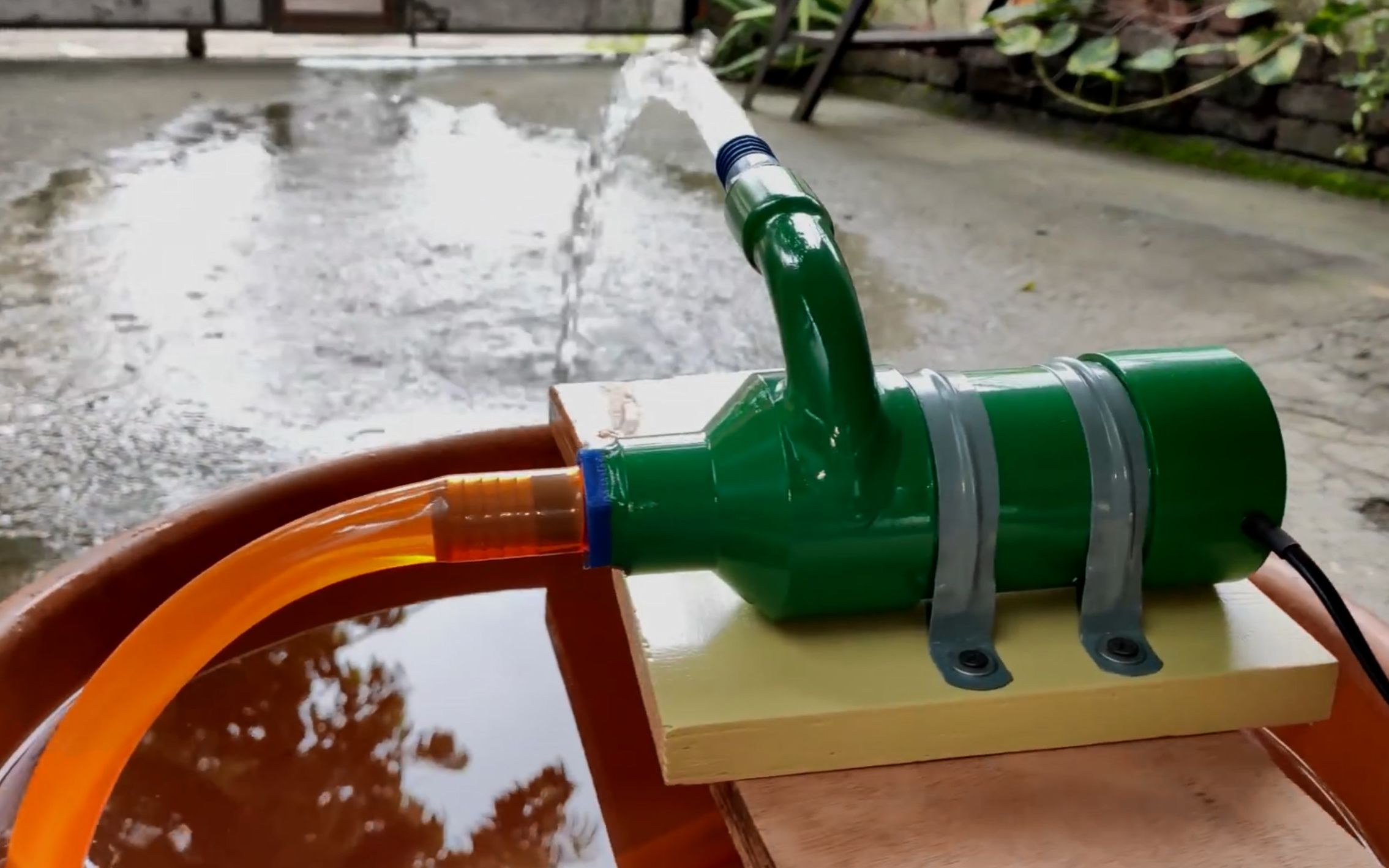 自制12v抽水泵用来洗车淋花还可以去到野外抽水抓鱼