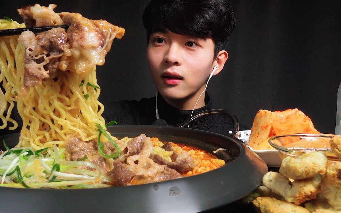 chansori吃播肥牛拉面炸酥肉泡菜