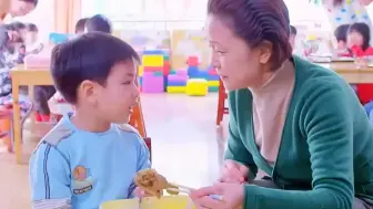 奶奶扣下孙子幼儿园伙食费，偷摸送饭结果出大事了 #好剧推荐 #影视解说 #因为一个片段看了整部剧 #我的观影报告