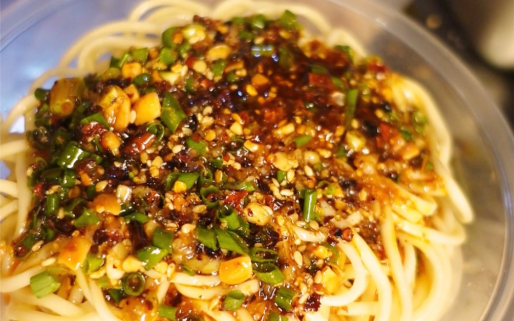 四川红油凉面属于本地特色小吃凉面虽小学问不低