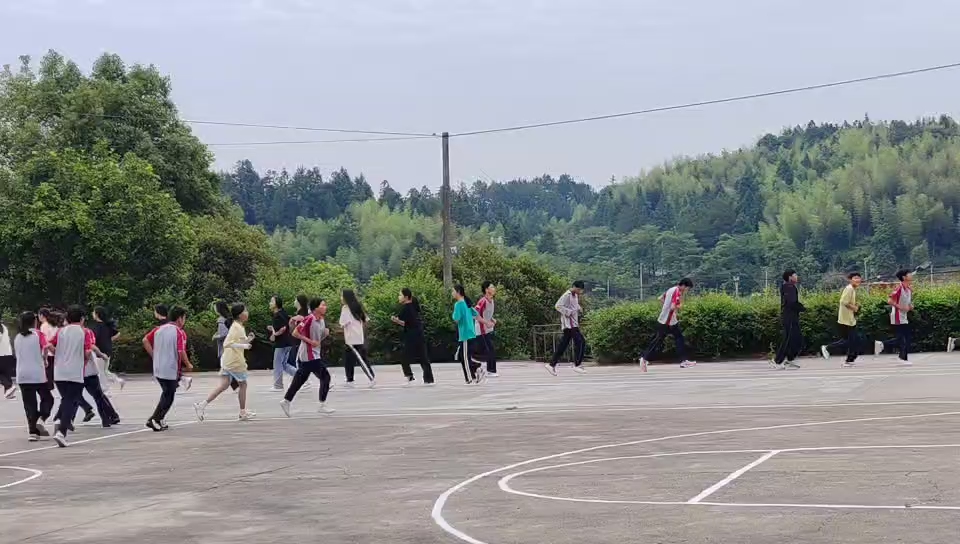 游洋中学!跑操