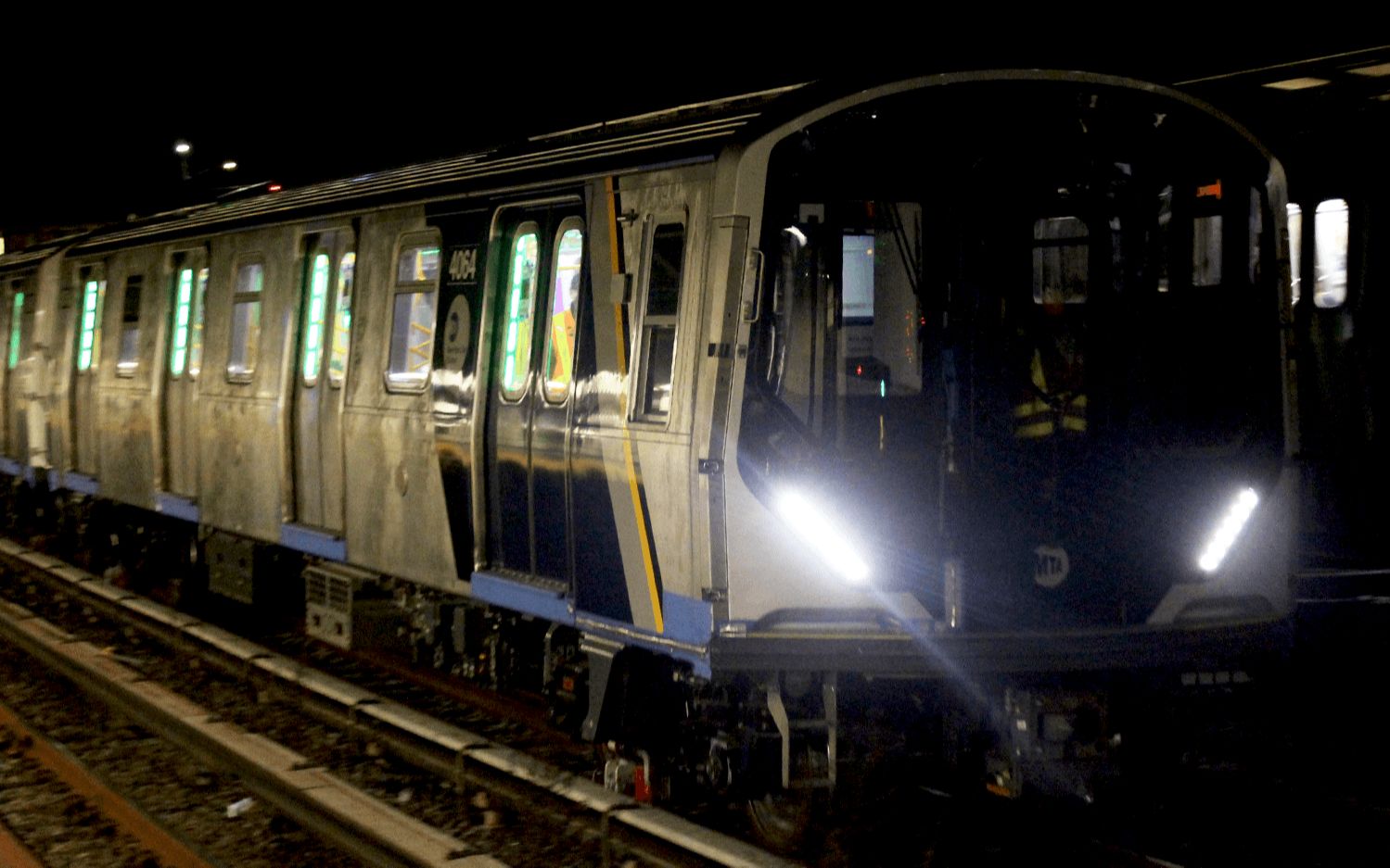 纽约地铁r211a型地铁新车在a/f/n线进行界限测试&附赠r46备用车