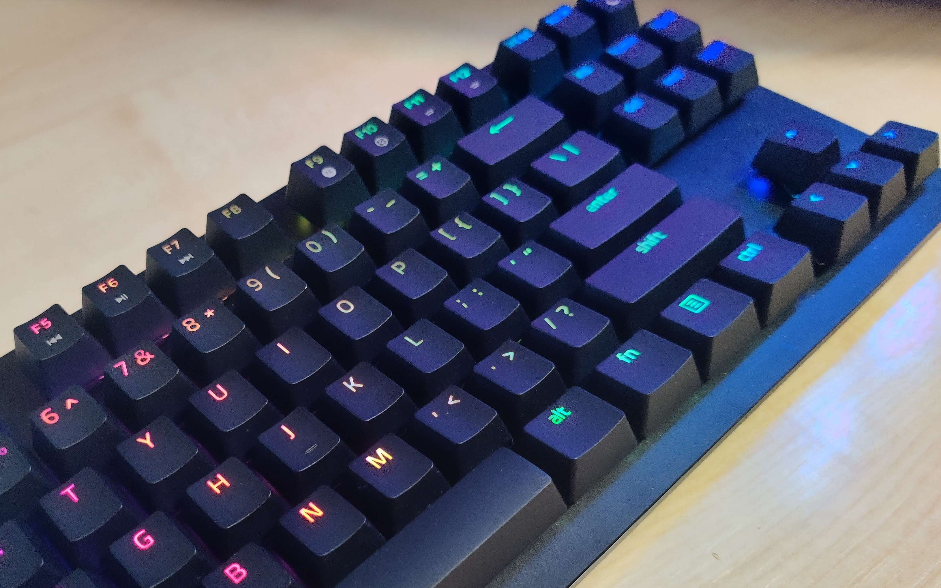 【lgm】触发最快的游戏键盘,雷蛇猎魂光蛛竞技版测评