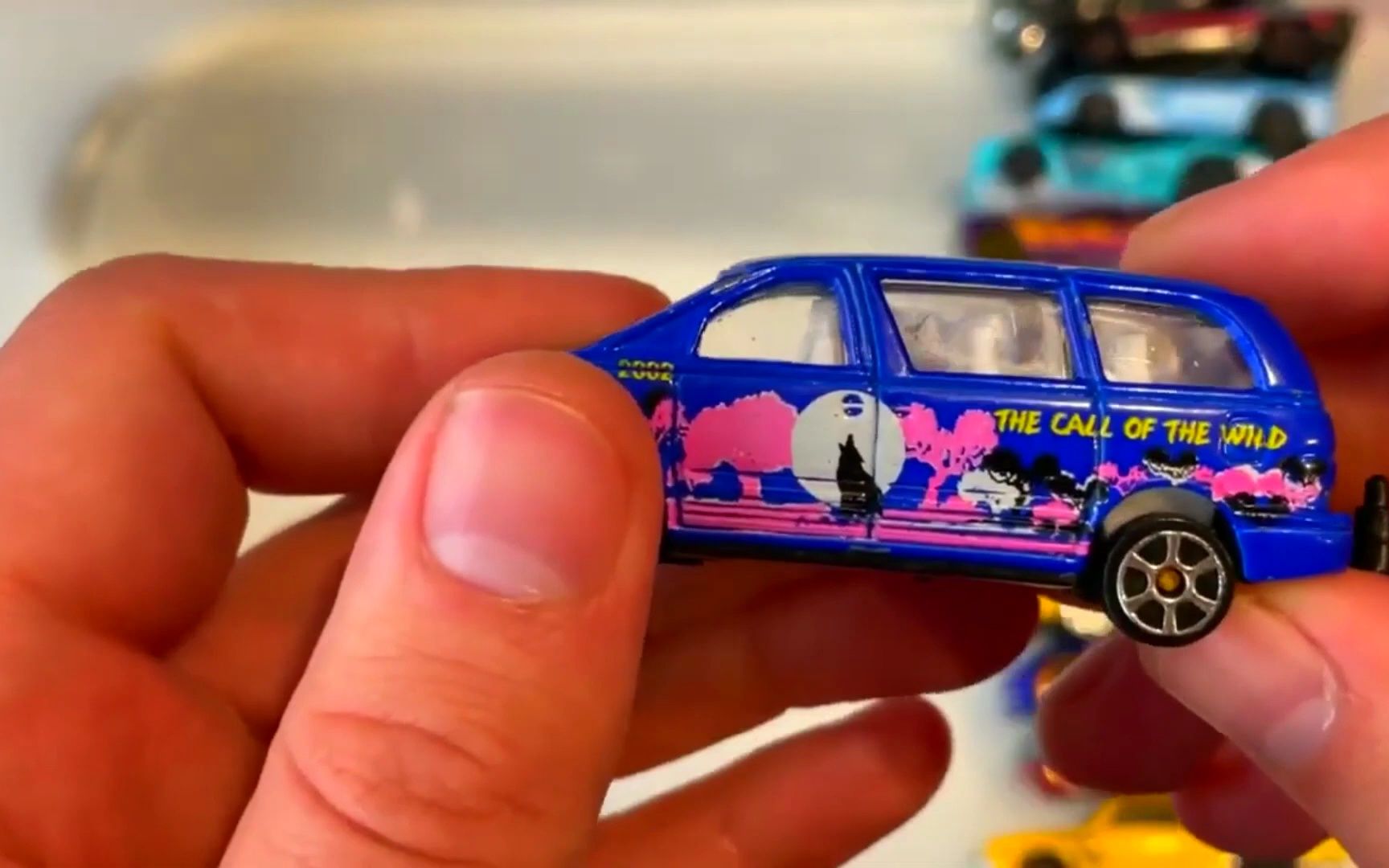 [图]Tomica Cars Inside the Box 运动型 SUV 系列