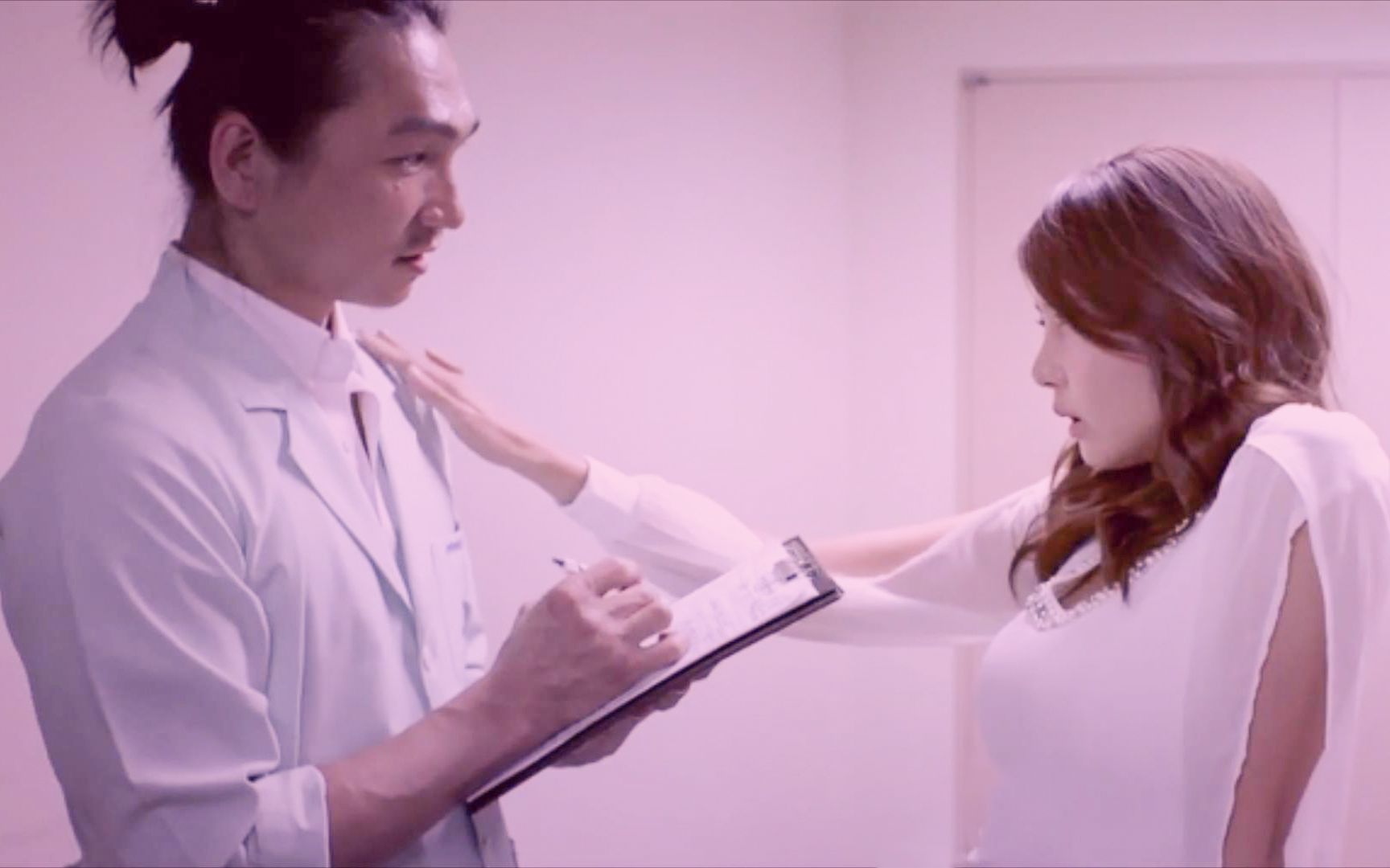 男人一夜之间变美女好兄弟得知后先是惊讶后是狂喜