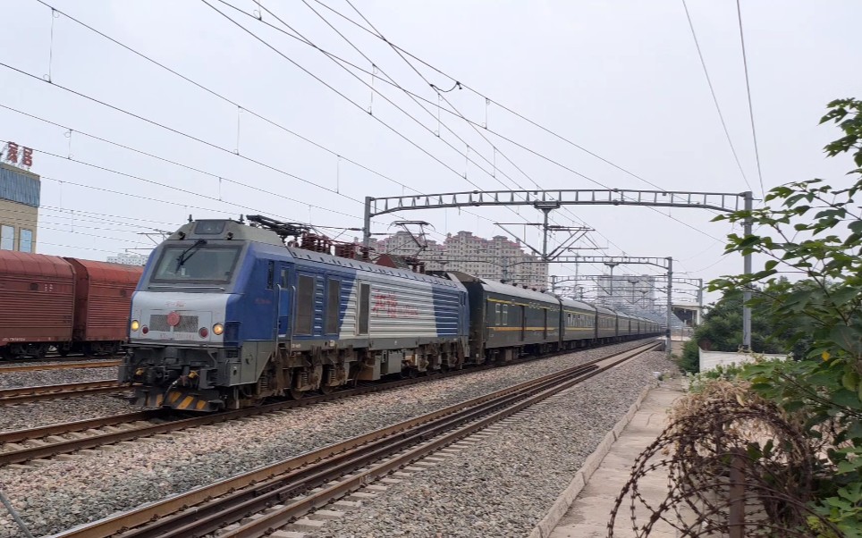 活动  【京广日常】临空00493挂k105车底徐水站两道通过去固城站方向!