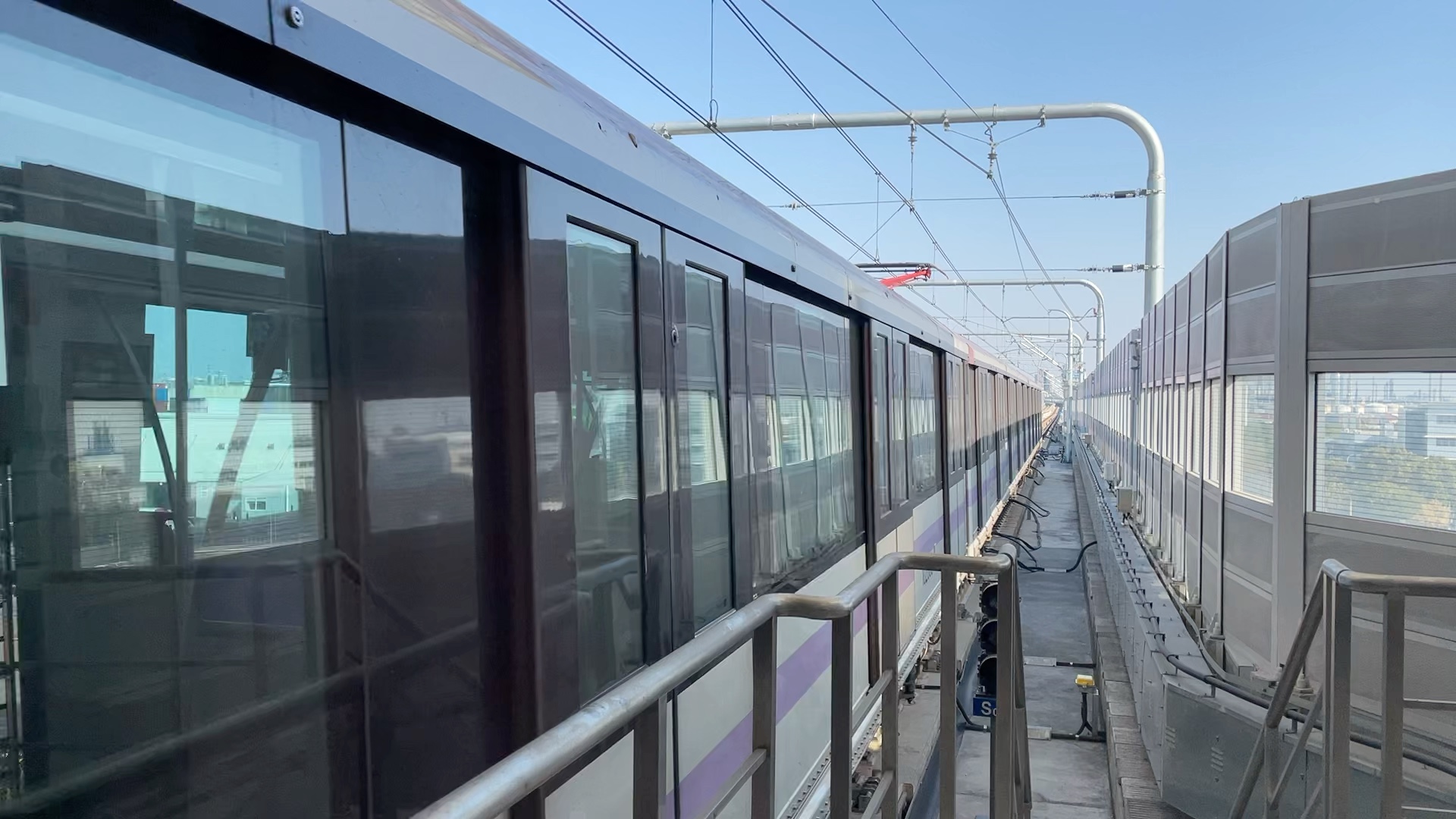 上海地铁10号线10045双江路上行出站