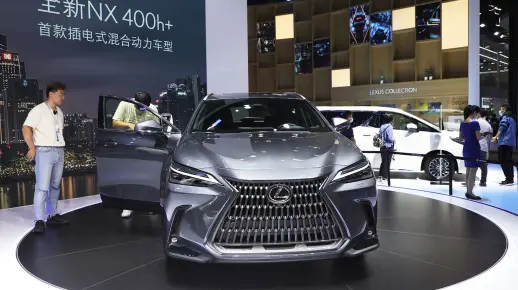 首次推出插电式混动版，新车售价31.88万起，聊聊雷克萨斯全新NX