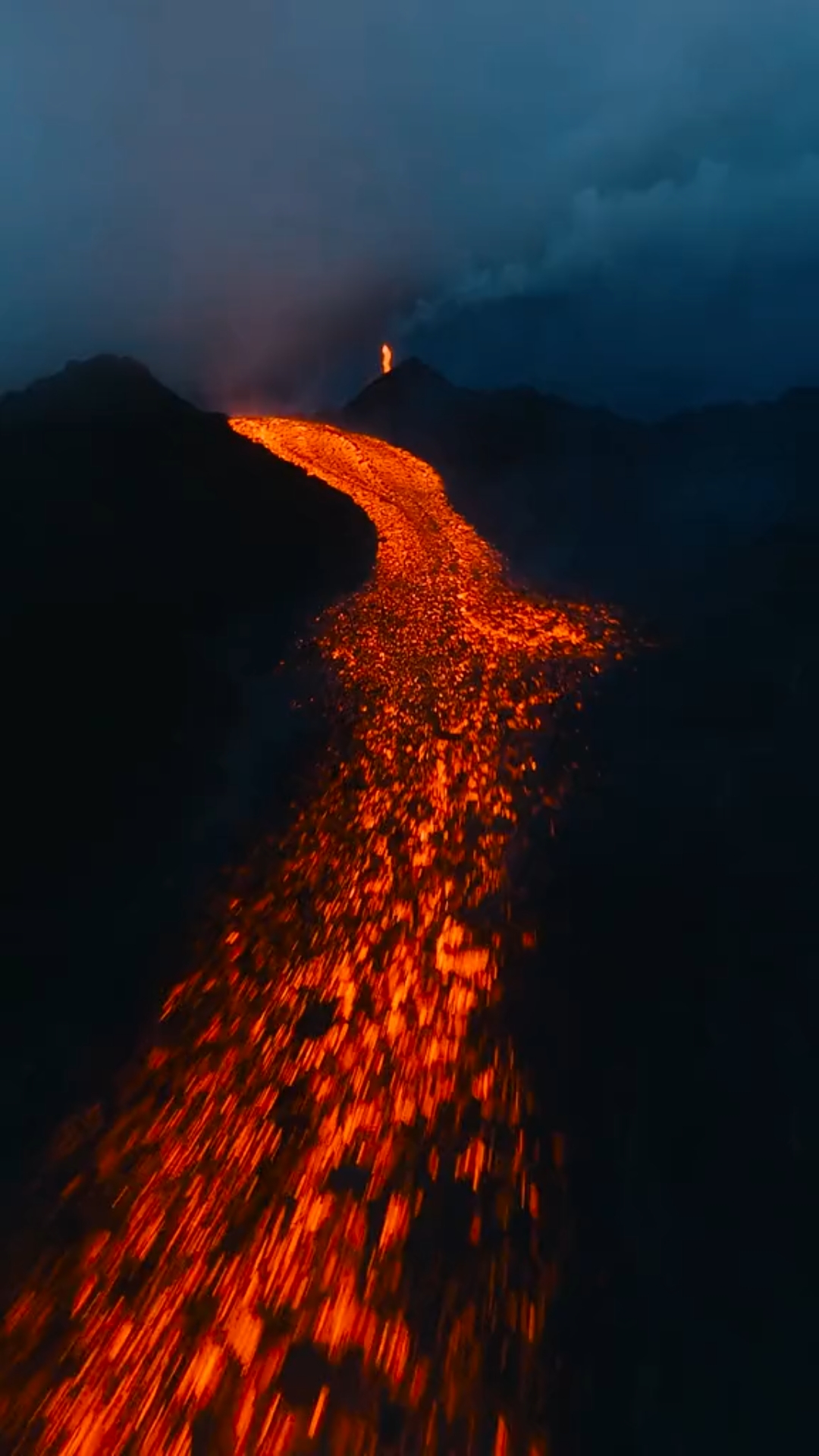带你看看流淌的岩浆