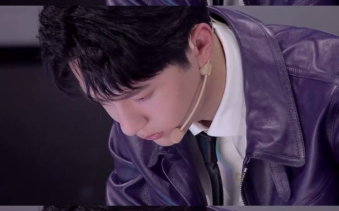 上线吧华彩少年[超话]# #上线吧华彩少年##王一博[超话]# 小日记带着