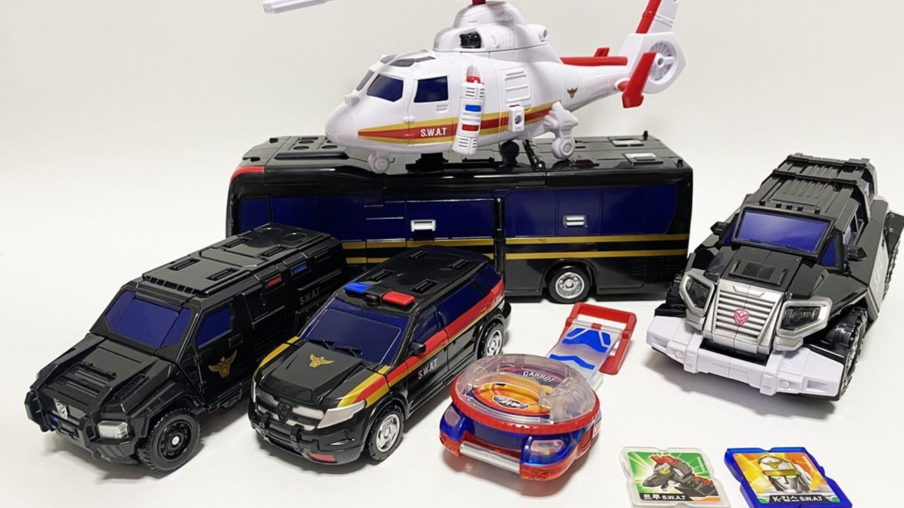 咖宝车神全新特警巨人变形汽车玩具!