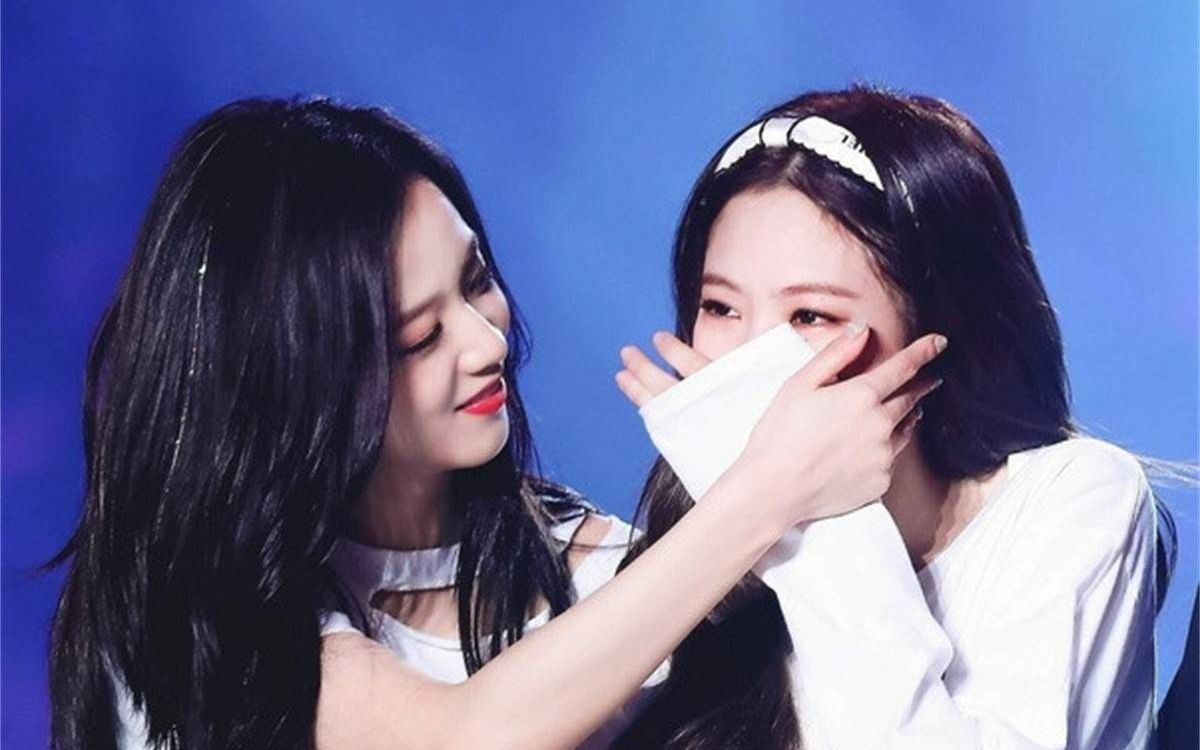 [图]【Jisoo & Jennie】夫 唱 妇 随