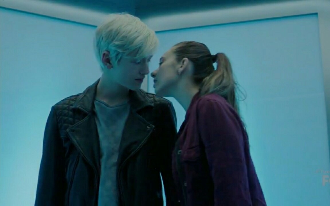 天赋异禀安迪cp瑞贝卡的能力让北极星开始怀疑核心圈美剧的光速恋爱