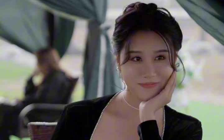 《美女总裁倒追我》完整版全集